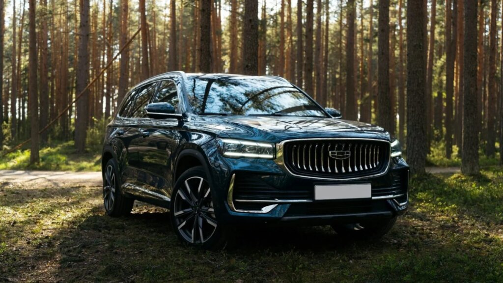 Cette voiture électrique recharge 60 % en 4 minutes : découvrez la technologie révolutionnaire ! 54 Auto-Moto
/
Aujourd'hui à 20:02
Voiture électrique : seulement 4 minutes pour récupérer 60 % d’autonomie ? Face à son rival BYD, Geely dégaine sa nouvelle technologie de recharge ultra-rapide
À peine le temps d'un mauvais café brièvement avalé sur une aire d'autoroute, et votre voiture est prête pour avaler 400 km alors que vous venez tout juste de la laisser à la borne de recharge. C'est ce que Geely a officialisé ce 23 septembre, avec un système dont la puissance brute n'a aucun équivalent sur le marché.