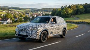volkswagen prépare le remplacement des id.4 et id.5 avec un nouveau suv électrique baptisé id. tiguan, attendu dès 2027.