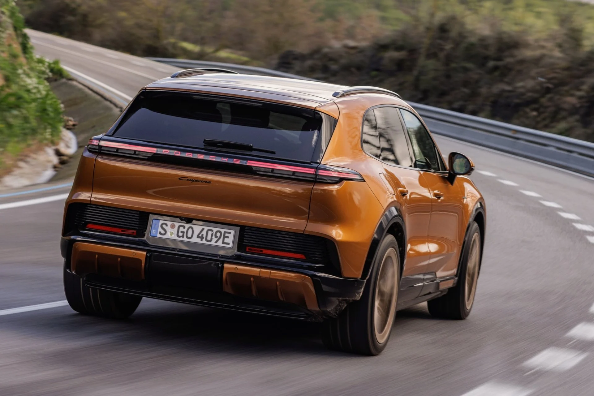 Ce nouveau Cayenne électrique de Porsche : la fin du thermique avec 1 156 ch en 16 minutes ! 1 Porsche Cayenne (2)
