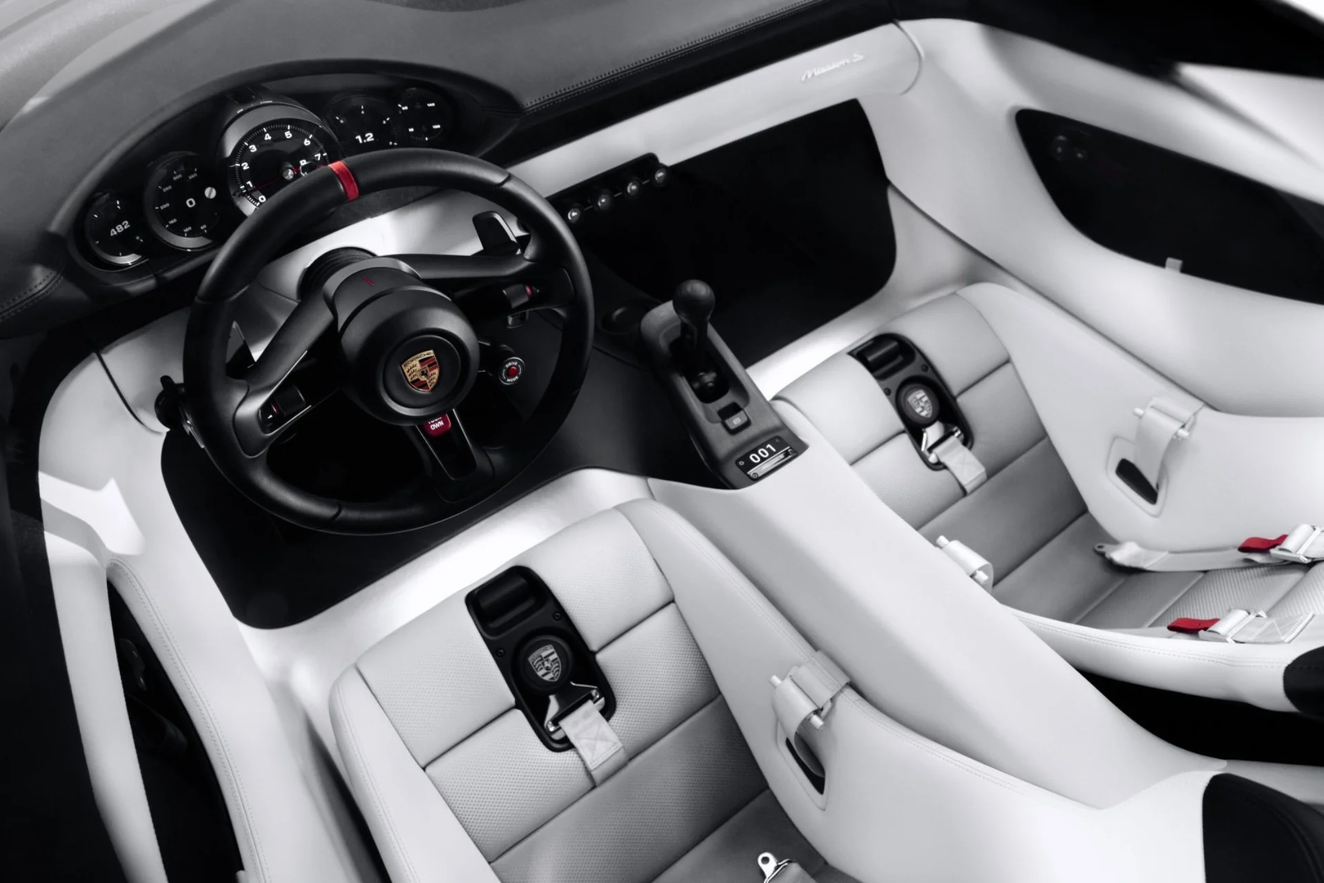 Découvrez cette supercar Porsche Mission S : un hommage saisissant aux légendes de la marque ! 2 Porsche Mission S (habitacle)