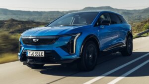 Auto-Moto
/
Aujourd'hui à 12:00
Moins cher, ultra-équipé : ce nouveau SUV électrique américain arrive en France pour faire trembler le Mercedes GLC
Cadillac propose désormais l’Optiq sur le marché français. S’il est mieux taillé pour nos routes, le plus petit SUV électrique de la marque conserve un haut niveau de luxe dans un emballage on ne peut plus exotique. Suffisant pour renverser les stars allemandes ?